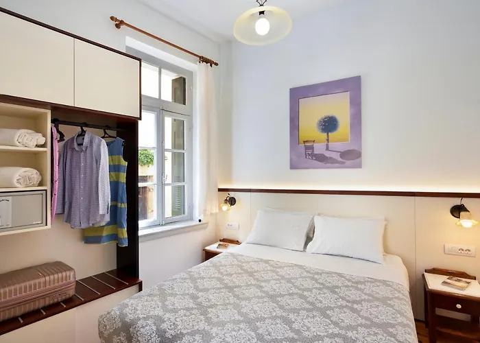 Silde Studios & Apartments
